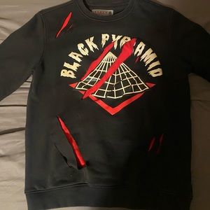 Black Pyramid Graphic Crewneck